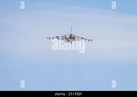 Spanische Marine: McDonnell Douglas AV-8B Harrier II, Auftritt bei der Royal International Air Tattoo 2024. Stockfoto