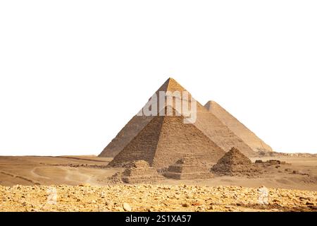 Ägypten. Kairo - Gizeh. Allgemeine Ansicht der Pyramiden vom Gizeh-Plateau isoliert auf weißem Hintergrund. (Drei Pyramiden, bekannt als Queens' Pyramiden auf der Vorderseite Stockfoto