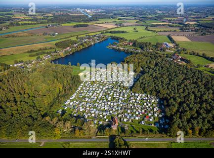 Luftaufnahme, Ternscher See und Campingplatz Seepark Ternsche Naturfreibad, Campinghäuser und Wohnwagen, Fluss Stever, Wohngebiet Strandweg, Tern Stockfoto