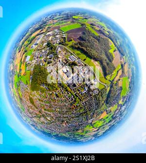 Luftaufnahme, Industriegebiet Industriestraße mit Zeche-Hermann-Mauer und Wald, Globus, Fischaugenbild, 360-Grad-Bild, winzige Welt, kleiner Planet, fi Stockfoto