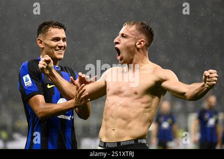 Foto Massimo Paolone/LaPresse 16 settembre 2023 Milano, Italia - Sport, calcio - FC Inter vs AC Milan - Campionato italiano di calcio Serie A TIM 2023/2024 - Stadio San Siro. Nella foto: Esultanza Davide Frattesi (FC Inter); Dopo il gol 5-1 16. September 2023 Mailand, Italien - Sport, calcio - FC Inter vs AC Milan - Serie A Fußballmeisterschaft 2023/2024 - San Siro Stadium. Im Bild: Davide Frattesi (FC Inter); feiert das Tor 5-1 Stockfoto