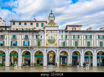 Der Uhrenturm oder Torre dell'Orologio auf der Piazza della Loggia in Brescia, Italien Stockfoto