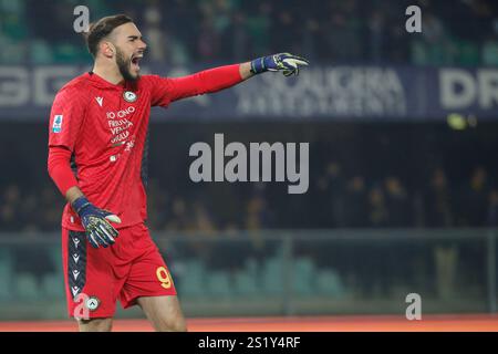 Verona, Italien. Januar 2025. Razvan Sava von Undines Calcio ist während des italienischen Fußballspiels der Serie A zwischen Hellas Verona FC und Udinese Calcio im Stadion Marcantonio Bentegodi. Endresultat : Hellas Verona FC 0 - 0 Udinese Calcio Credit: SOPA Images Limited/Alamy Live News Stockfoto