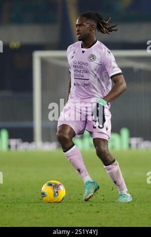 Verona, Italien. Januar 2025. Oumar Solet von Udinese Calcio wurde während des Fußballspiels der italienischen Serie A zwischen Hellas Verona FC und Udinese Calcio im Stadion Marcantonio Bentegodi gezeigt. Endresultat : Hellas Verona FC 0 - 0 Udinese Calcio Credit: SOPA Images Limited/Alamy Live News Stockfoto