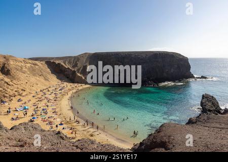 Blick auf Playa del Papagayo, Lanzarote, Kanarische Inseln, Spanien Stockfoto