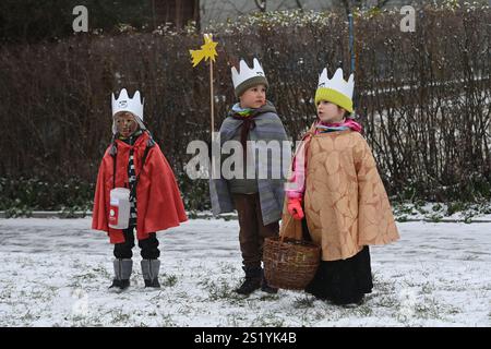 Olomouc, Tschechische Republik. Januar 2025. Die wohltätige Organisation der Geldsammlung der drei Könige in Olomouc, Tschechische Republik, am 5. Januar 2025. Quelle: Ludek Perina/CTK Photo/Alamy Live News Stockfoto