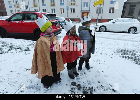 Olomouc, Tschechische Republik. Januar 2025. Die wohltätige Organisation der Geldsammlung der drei Könige in Olomouc, Tschechische Republik, am 5. Januar 2025. Quelle: Ludek Perina/CTK Photo/Alamy Live News Stockfoto