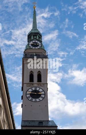 Alter Peter - berühmter Kirchturm in der Altstadt von München, Deutschland, Bayern. St. Peters Kathedrale Stockfoto