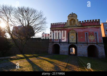 Porte de Roubaix ist ein bedeutendes historisches Wahrzeichen an der Stelle der Stadtmauer von Lille, die 1620 errichtet wurde. Stockfoto