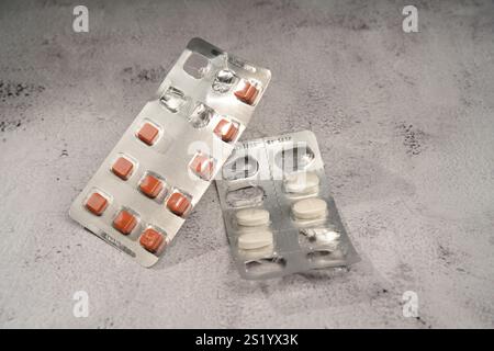 Gebrauchte Blisterpackungen mit Tabletten Stockfoto