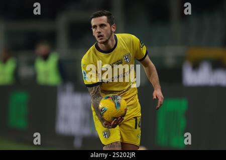 Turin, Italien. Januar 2025. Emanuele Valeri von Parma Calcio während des Spiels der Serie A im Stadio Grande Torino, Turin. Der Bildnachweis sollte lauten: Jonathan Moscrop/Sportimage Credit: Sportimage Ltd/Alamy Live News Stockfoto