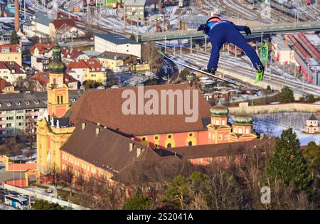 Innsbruck, Österreich. Januar 2025. Pius PASCHKE, GER im Fluchtkampf bei der 73. Vier-Schanzentournier Skispringen am 4. Januar 2025 in der Bergisel Schanze in Innsbruck, Tirol, Österreich, Fotograf: ddp Images/STAR-Images Credit: ddp Media GmbH/Alamy Live News Stockfoto