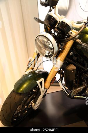 Nahaufnahme der Vorderseite des Motorrads Stockfoto