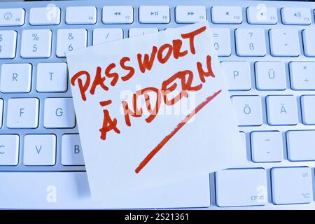 Hinweis auf der Tastatur eines Computers zur Erinnerung: Passwort ändern Österreich Stockfoto