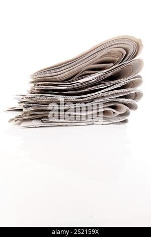 Alte Zeitungen und Zeitschriften auf einem Stapel Österreich Stockfoto