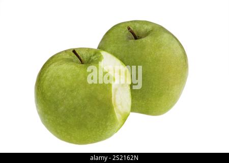 Ein gebissener Apfel auf weißem Hintergrund Österreich Stockfoto