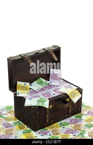 Eine große Kiste Euro-Banknoten. Finanzkrise, Krise, Schulden. Österreich Stockfoto