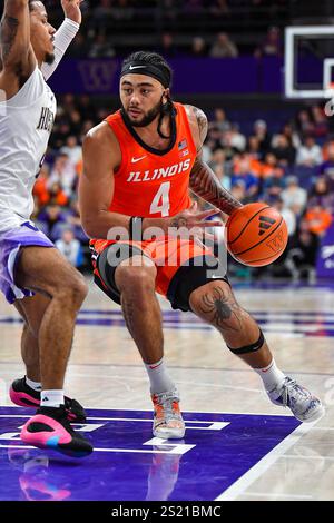 Seattle, Washington, USA. Januar 2025. Kylan Boswell (4) dribbelt während des NCAA Basketballspiels zwischen den Illinois Fighting Illini und den Washington Huskies in Seattle. Illinois besiegte Washington 81–77. Steve Faber/CSM/Alamy Live News Stockfoto