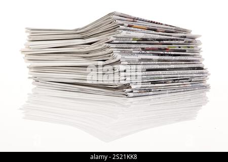 Alte Zeitungen und Zeitschriften auf einem Stapel Österreich Stockfoto