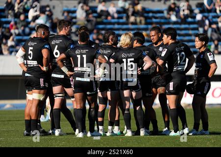 Tokio Japan. Januar 2025. RICOH Black Rams Tokyo Team Group, 4. JANUAR 2025 - Rugby : Japan Rugby League One 2024-25 Spiel zwischen RICOH Black Rams Tokyo 16-39 Saitama Panasonic Wild Knights im Komazawa Olympic Park General Sports Ground in Tokio Japan. Quelle: SportsPressJP/AFLO/Alamy Live News Stockfoto