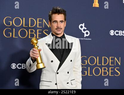 Los Angeles, Usa. Januar 2025. Colin Farrell tritt hinter der Bühne auf, nachdem er den Preis für beste Leistung eines männlichen Schauspielers in einer Limited Series, Anthology Series oder einen Motion Picture Made for Television Award für den Penguin gewonnen hat, während der 82. Jährlichen Golden Globe Awards im Beverly Hilton Hotel in Beverly Hills, Kalifornien am Sonntag, den 5. Januar 2025. Foto: Jim Ruymen/UPI Credit: UPI/Alamy Live News Stockfoto