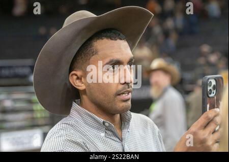 New York, Usa. Januar 2025. NEW YORK, NEW YORK – 5. JANUAR: Lucas Divino (C) gewinnt am 5. Januar 2025 den Professional Bull Riders 2025 Unleash the Beast im Madison Square Garden. Quelle: SOPA Images Limited/Alamy Live News Stockfoto