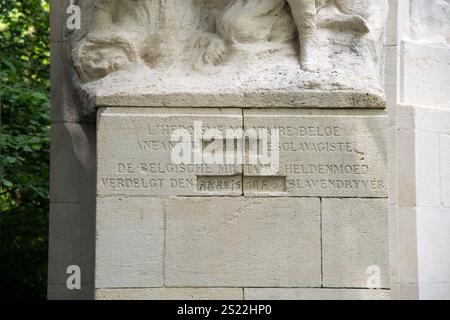 Monument aux pionniers belges au Congo / Monument voor de Belgische Pioniers im Kongo (Denkmal für die belgischen Pioniere im Kongo) im Parc du Cinquante Stockfoto