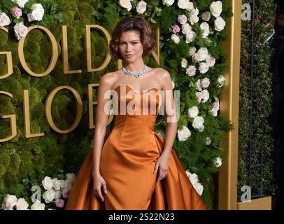 Beverly Hills, USA. Januar 2025. Zendaya Coleman kam am 5. Januar 2025 zu den 82. Jährlichen Golden Globe Awards im Beverly Hilton Hotel in Beverly Hills, CA. © OConnor-Arroyo/AFF-USA.com Credit: AFF/Alamy Live News Stockfoto