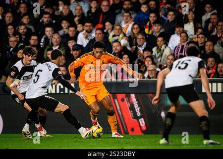 Real Madrids englischer Spieler Jude Bellingham während eines Fußballspiels der LaLiga in Mestalla, Valencia, Spanien, Januar 2025 Stockfoto