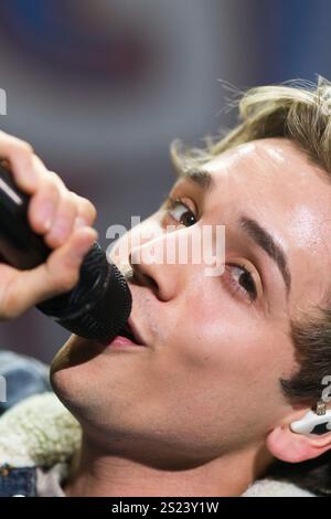 Elyar Fox tritt in der Girl Guide Big Gig Echo Arena Liverpool auf Stockfoto