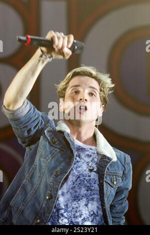 Elyar Fox tritt in der Girl Guide Big Gig Echo Arena Liverpool auf Stockfoto