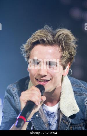 Elyar Fox tritt in der Girl Guide Big Gig Echo Arena Liverpool auf Stockfoto