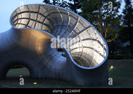 Fragment nr. 5 Skulptur von Florian Claar im Hinokicho Park Midtown Tokio Japan Stockfoto