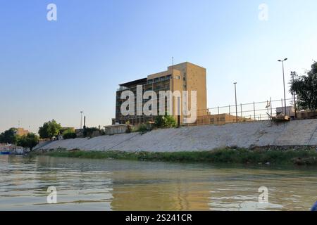 Bagdad, Bagdad im Irak - 15. November 2024: Außenansicht des Flusses Tigris Stockfoto