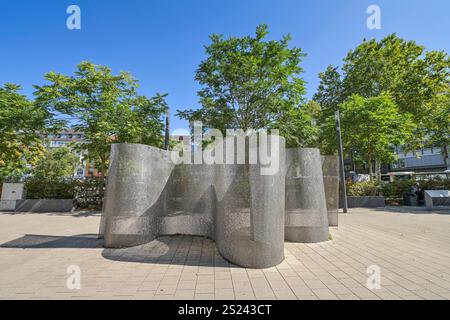 Skulptur, Gedenkstätte an die jüdischen Opfer der NS-Gewaltherrschaft, Band der Erinnerung, Platz der Erinnerung, Lortzingstraße, Saarbrücken, Saarland, Deutschland *** Skulptur, Gedenkstätte für die jüdischen Opfer der Nazi-Tyrannei, Gedenkband, Platz der Erinnerung, Lortzingstraße, Saarbrücken, Saarland, Deutschland Stockfoto