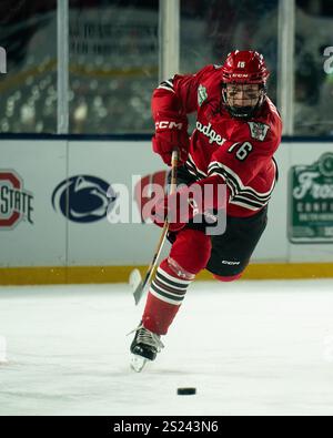 Chicago, Illinois, USA. Januar 2025. TYSON DYCK aus Wisconsin schießt gegen Michigan State. (Kreditbild: © Jeff M. Brown/ZUMA Press Wire) NUR REDAKTIONELLE VERWENDUNG! Nicht für kommerzielle ZWECKE! Stockfoto