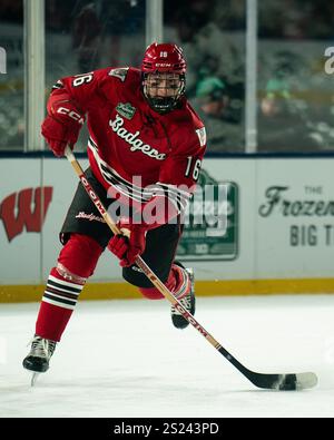 Chicago, Illinois, USA. Januar 2025. TYSON DYCK aus Wisconsin bereitet sich auf einen Schuss gegen Michigan State vor. (Kreditbild: © Jeff M. Brown/ZUMA Press Wire) NUR REDAKTIONELLE VERWENDUNG! Nicht für kommerzielle ZWECKE! Stockfoto