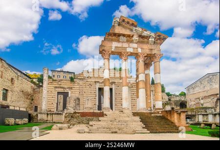 Antike Ruinen des römischen Tempels Capitolium (Tempio Capitolino) in Brescia, Italien Stockfoto