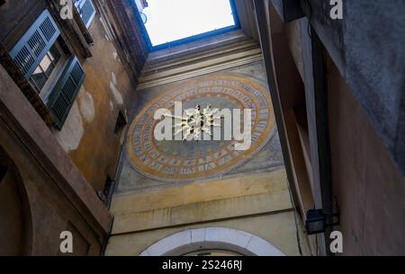 Der Uhrenturm oder Torre dell'Orologio auf der Piazza della Loggia in Brescia, Italien Stockfoto