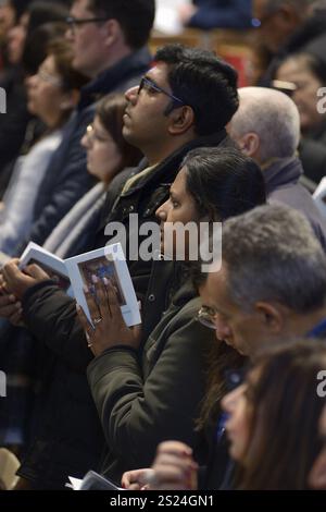 Vatikan, Vatikan. Januar 2025. **NO LIBRI** Italien, Rom, Vatikan, 2025/1/6 Papst Franziskus führt eine Epiphanienmesse in St. Petersdom im Vatikan. Foto von Katarzyna Artymiak /Catholic Press Photo Credit: Independent Photo Agency/Alamy Live News Stockfoto