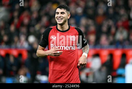 Fussball, Bundesliga, Deutschland, Herren, Saison 2024/2025, 15. Spieltag, BayArena Leverkusen: Bayer Leverkusen - SC Freiburg 5:1; Exequiel Palacios (LEV). Aktion, Einzelbild. Stockfoto