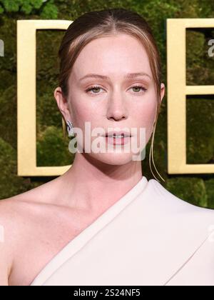 BEVERLY HILLS, LOS ANGELES, KALIFORNIEN, USA - 5. JANUAR: Hannah Einbinder kommt zu den 82. Jährlichen Golden Globe Awards, die am 5. Januar 2025 im Beverly Hilton Hotel in Beverly Hills, Los Angeles, Kalifornien, USA, stattfinden. (Foto: Xavier Collin/Image Press Agency) Stockfoto