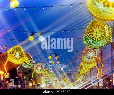 Die jährliche Beleuchtung von Blackpool, Lichter entlang der Golden Mile Promennade, Blackpool, Lancashire, England, Großbritannien Stockfoto