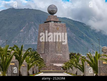 Äquatordenkmal, Stadt Mitte der Welt, Pichincha, Ecuador, Südamerika Stockfoto