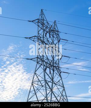 Hoher Sendeturm im Osten von farmingdale Stockfoto