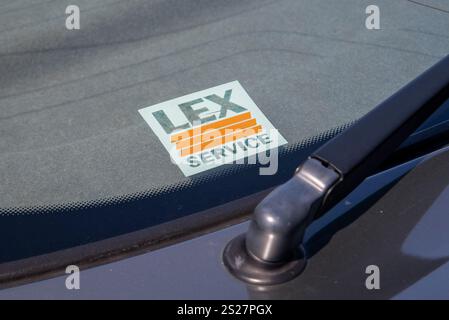 1993 Mk1 Ford Mondeo, einer der ersten von Mondeos gebauten modernen klassischen Retro-Familienwagen und Flottenwagen Stockfoto