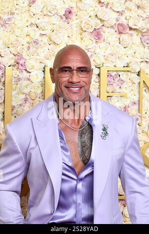 Beverly Hills, USA. Januar 2025. Dwayne Johnson nimmt am 5. Januar 2025 an den 82. Jährlichen Golden Globe Awards im Beverly Hilton in Beverly Hills, Kalifornien, Teil. Foto: Casey Flanigan/imageSPACE/SIPA USA Credit: SIPA USA/Alamy Live News Stockfoto