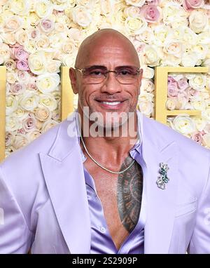 Beverly Hills, USA. Januar 2025. Dwayne Johnson nimmt am 5. Januar 2025 an den 82. Jährlichen Golden Globe Awards im Beverly Hilton in Beverly Hills, Kalifornien, Teil. Foto: Casey Flanigan/imageSPACE/SIPA USA Credit: SIPA USA/Alamy Live News Stockfoto