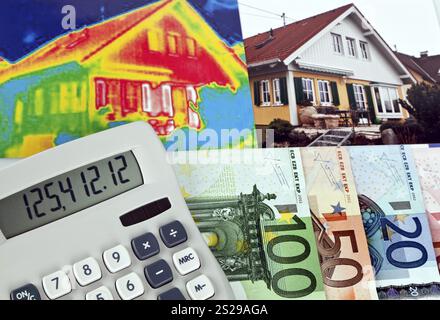 Energieeinsparung durch Wärmedämmung. Haus mit Wärmebildkamera fotografiert. Österreich Stockfoto