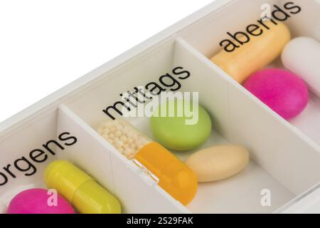 Tablettenspender, Symbolfoto für Therapie, Verordnung und Dosierung Stockfoto